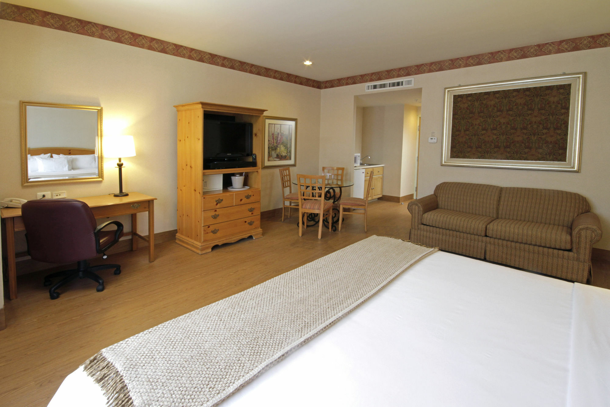 Holiday Inn Express Silao-Aeropuerto Bajio By Ihg Dış mekan fotoğraf